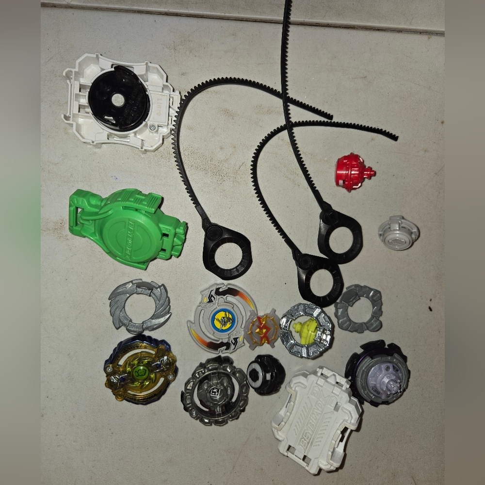 Beyblade Hasbro Burst Evolution Switchstrike #E1046 V-2976B Lot Of Beyblades